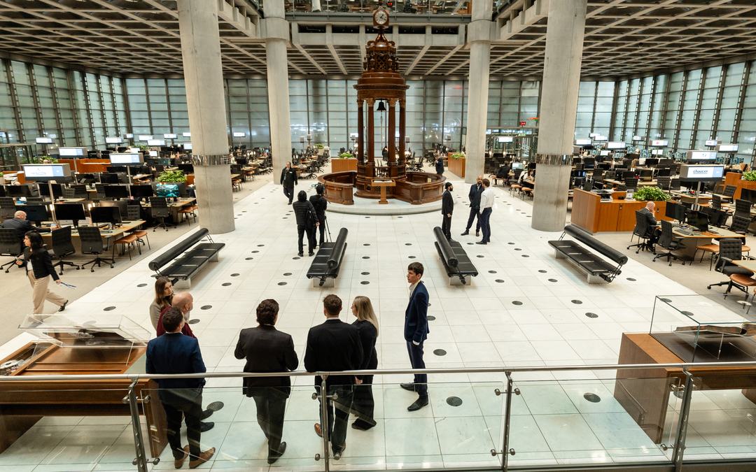 UK insurance broker assessing whether a client's risk needs Lloyd's or London Market access